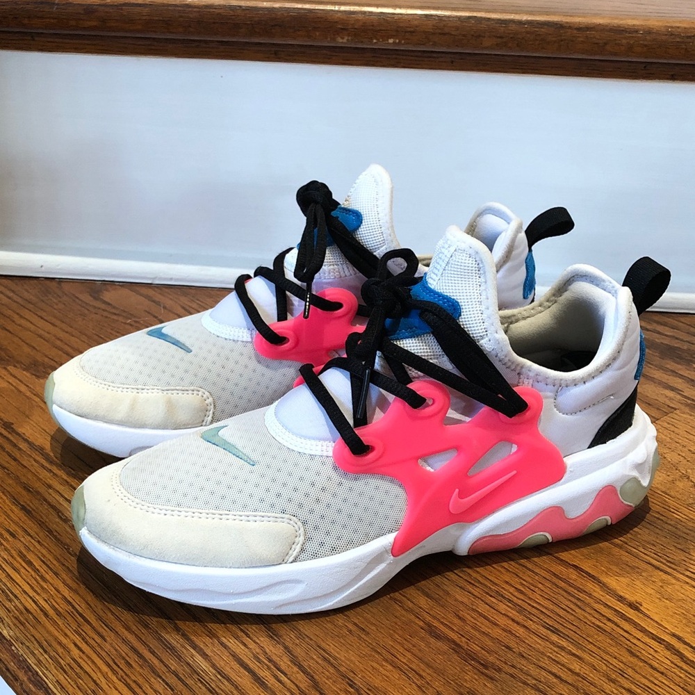 Nike React Presto GS White-Blue-Pink Size 6Youth or 7.5 Women’s!